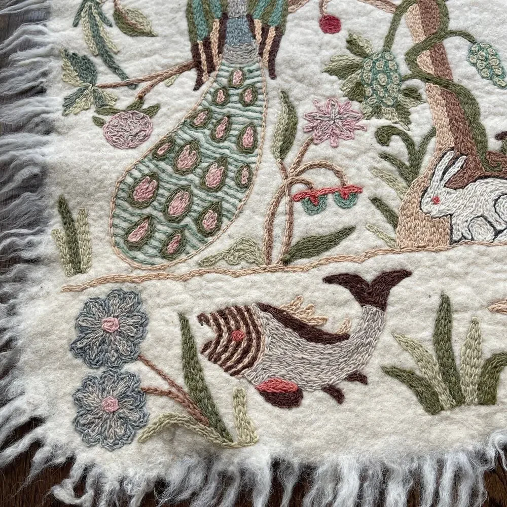 Vibrant Animal Embroidered Wool Wall Tapestry Smal Carpet Floor Fringe Edge RARE